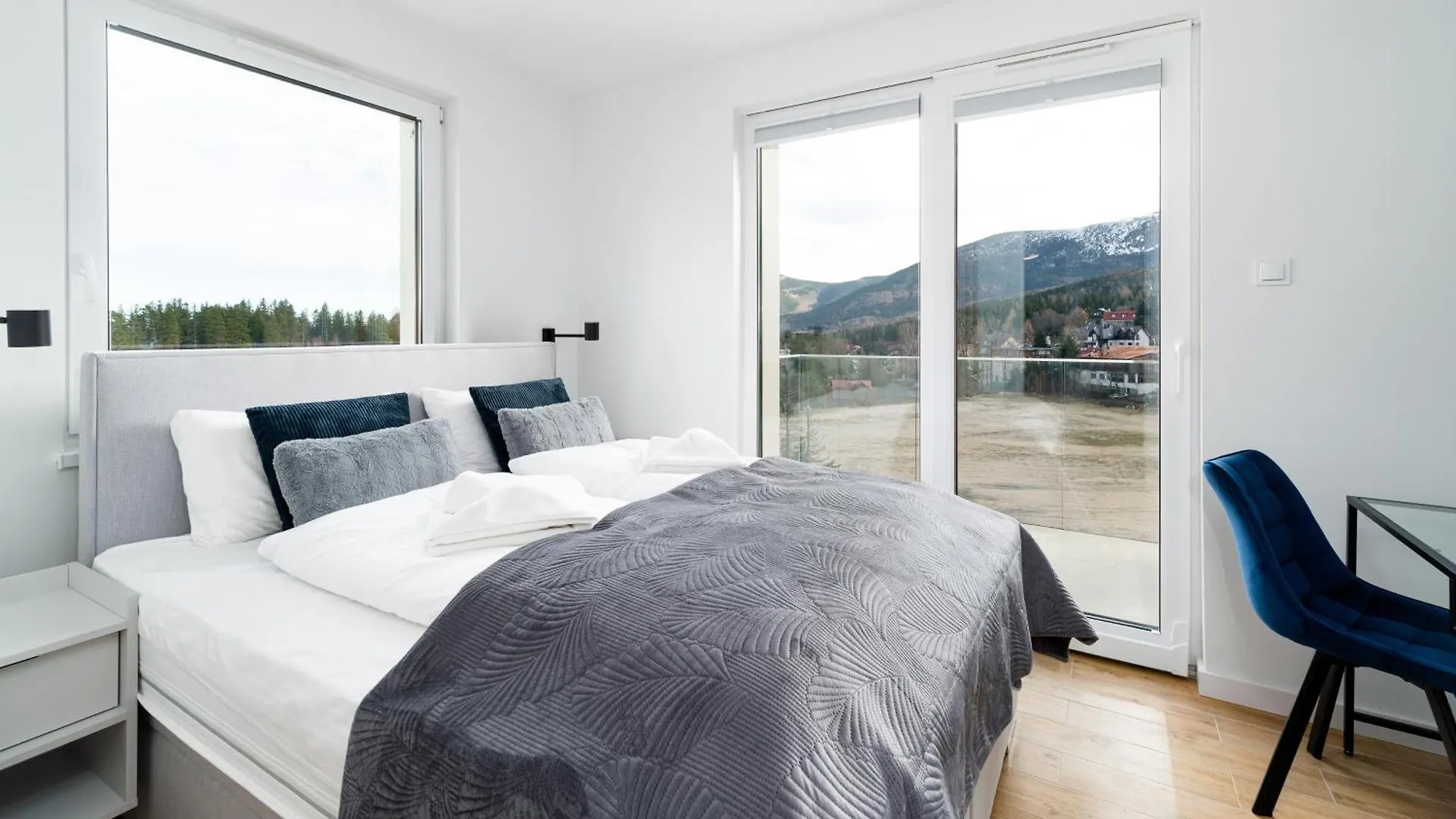 Apartamenty Sun & Snow Panorama Karkonoszy カルパッチ 0*,  ポーランド